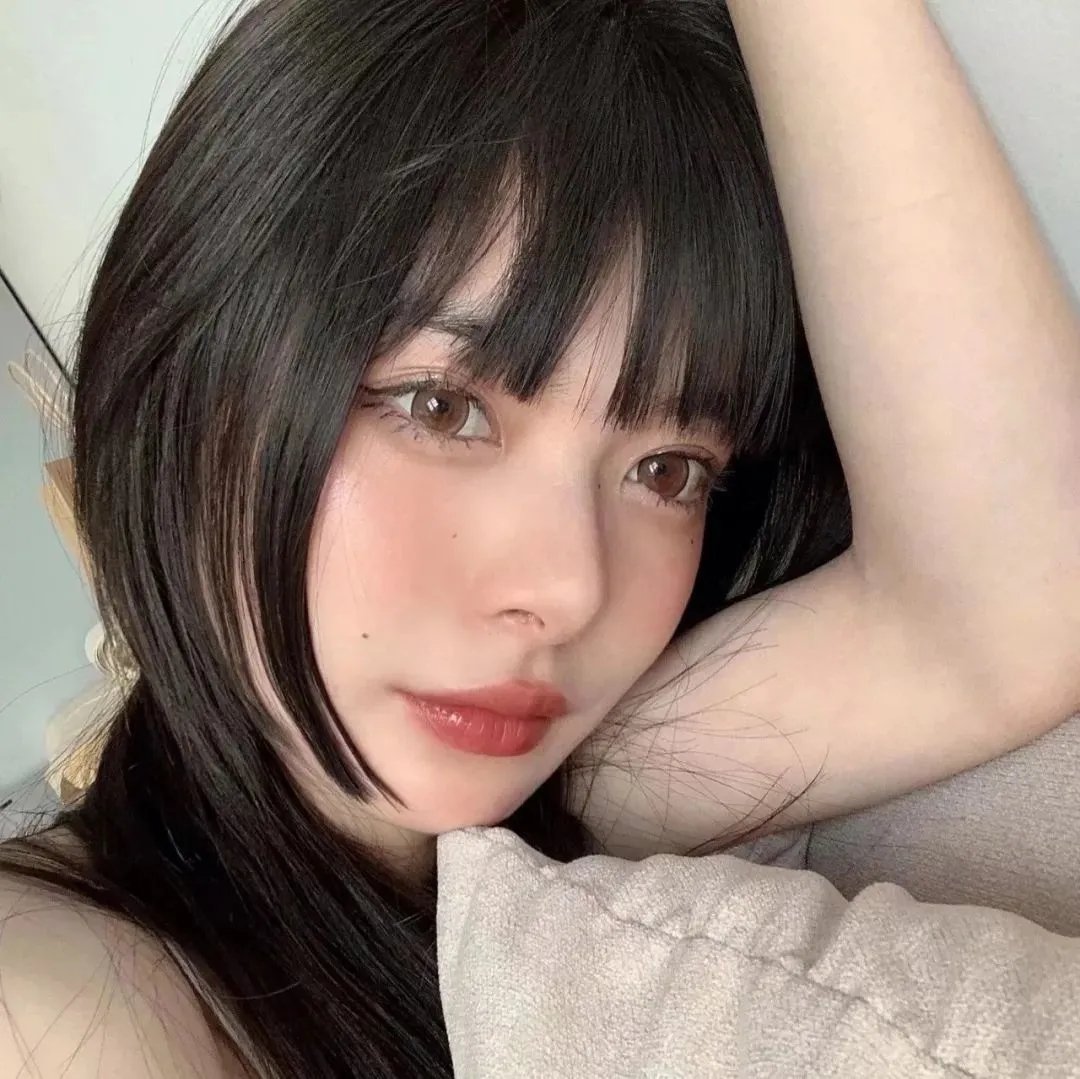 小资女孩向前冲